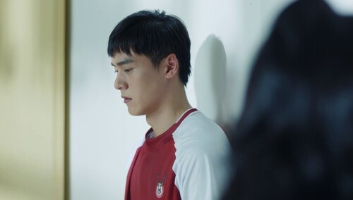 陈宇拓“抛弃”队友 林薇边流泪边教训