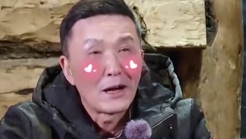 宠妻人设永不倒！吴刚索要手机做日常汇报