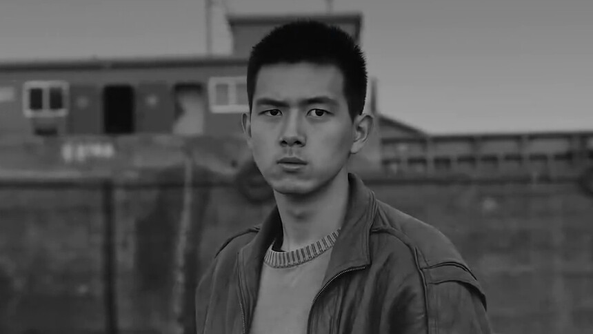 《抵达之谜》主题曲MV 《我想你了》诉尽爱的遗憾与执着