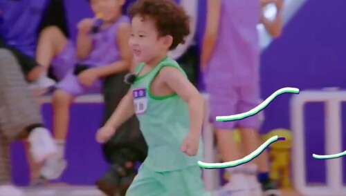奶音小王子郑壹花样百出的运动之路 方便面软式标枪投了个寂寞！
