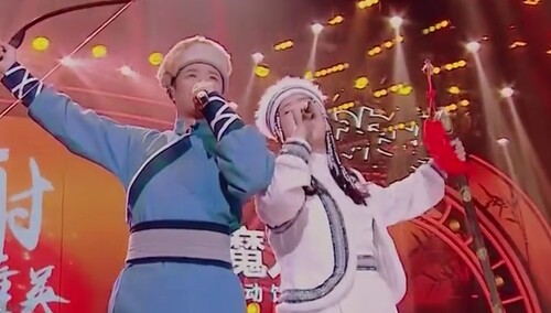 纯享：凤凰传奇扮郭靖和华筝  演唱《世间始终你好》《铁血丹心》