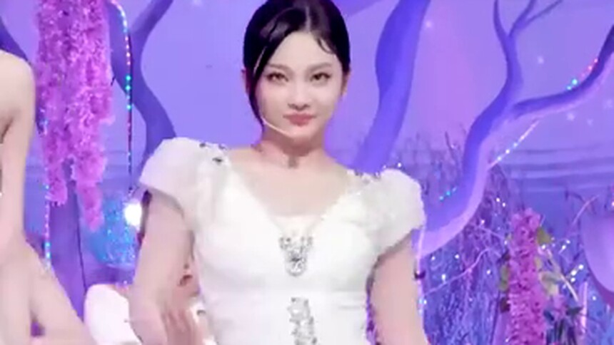 SM新女团aespa出道曲《Black Mamba 》宁艺卓直拍