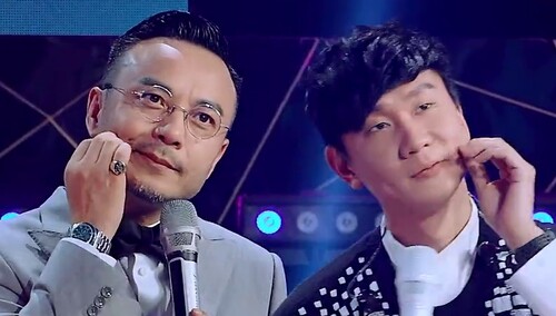 赛高！林俊杰用酒窝夹米粒，这小表情可爱炸了