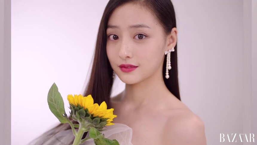 时尚芭莎 X 胡连馨 虚虚实实难以琢磨的“齐悦本悦”