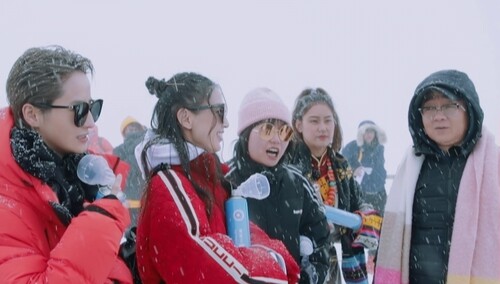 《希望的田野》12月20日看点：黄圣依安崎冰天雪地中助农 李雪琴为销量煞费苦心