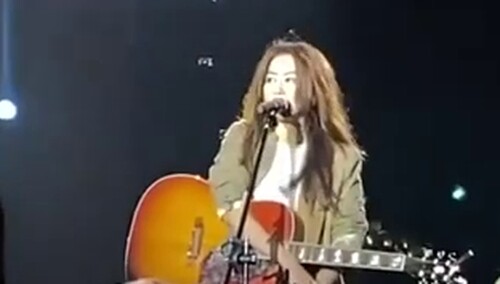 陈绮贞《小步舞曲》LIVE