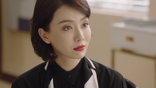 《完美关系》第50集看点：开虐！叶东烈被迫与斯黛拉分手？