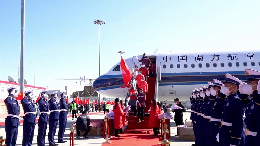 胡大亮《坚强的中国》
