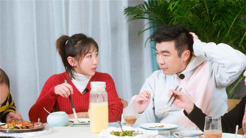 网曝梁超是二婚，前妻颜值身材不输何雯娜，曾获李晨韩庚送祝福