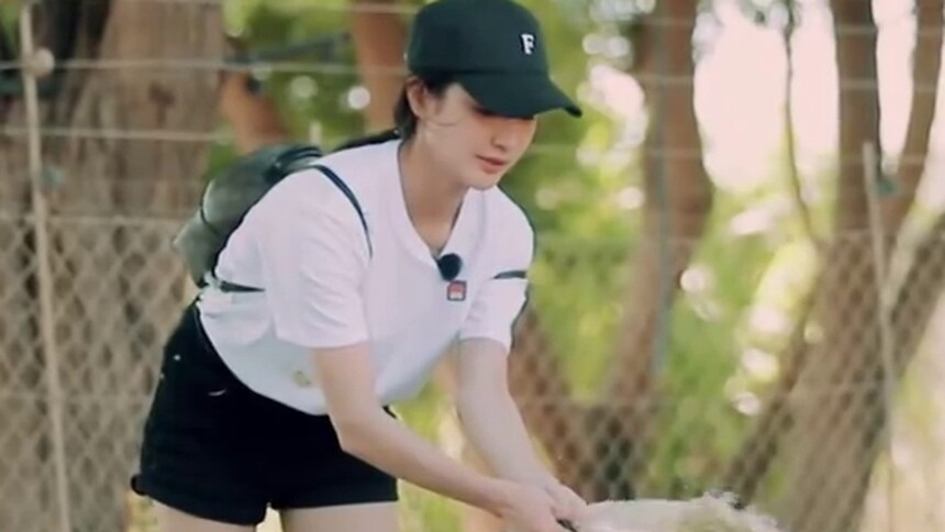 赖雨濛CUT：“濛濛蠢”被“张若黑”一句话怼翻！