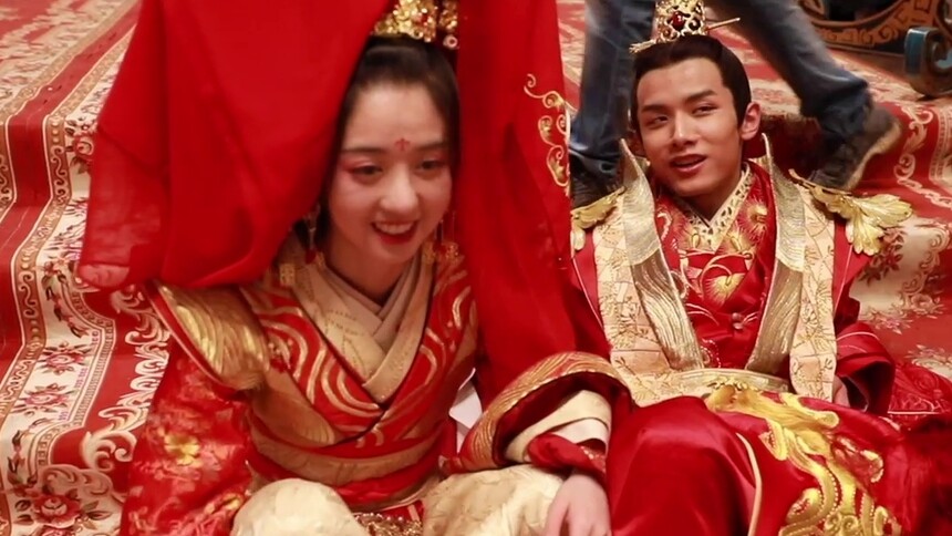 会员独家彩蛋03：名场面全纪录之大婚幕后揭秘 李凯馨挑逗赵弈钦被嫌弃太man