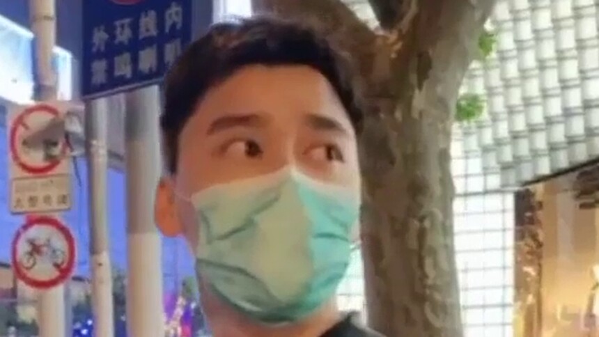 李易峰直播劝架：好了好了回家吧！热心市民李易峰当街调解夫妻琐事！
