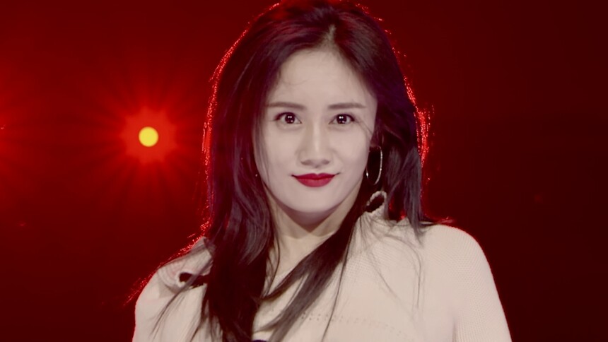 刘芸自信演绎《给我乖》，舞蹈动作惊艳原唱孟佳！