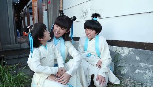 《哪吒降妖记》花絮：大小哪吒同框 蒋依依抱李亦航超有爱