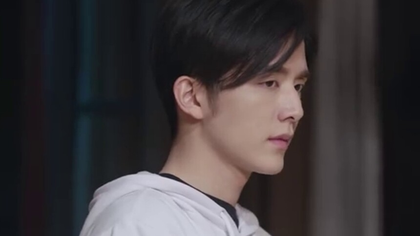 李臻言太虎了，一上来先把老师给锤了一顿