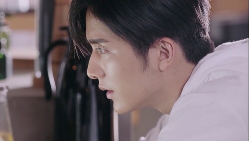 《蜗牛与黄鹂鸟》第17集看点：有心了！方小莴给李臻言煲汤买了5只鸡