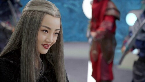 妖族大帝附于小龙女项链中