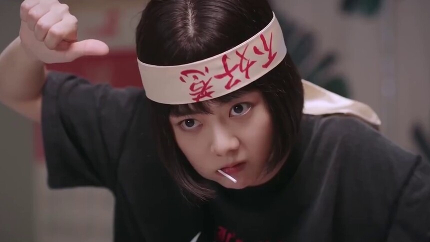 李尖尖开学第一天扮社会姐，好虎好可爱