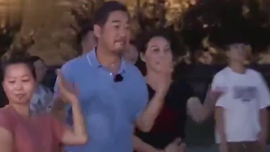 影帝张国立也来跳《无价之姐》了 《无价之姐》实红！