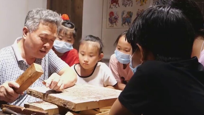 河北武强：小小绘画班 非遗代代传