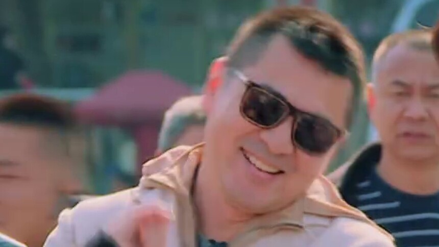 十脸蒙圈 陈建斌遭王润泽“强吻” 直呼“太恐怖了！”