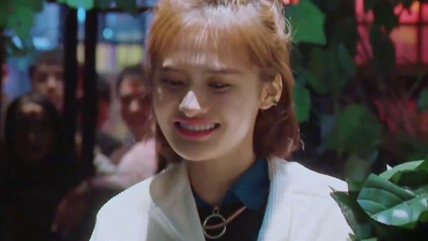 史上最抢戏的NPC？王美人飙演技秒哭，“毒人”居然在背后蹦迪！