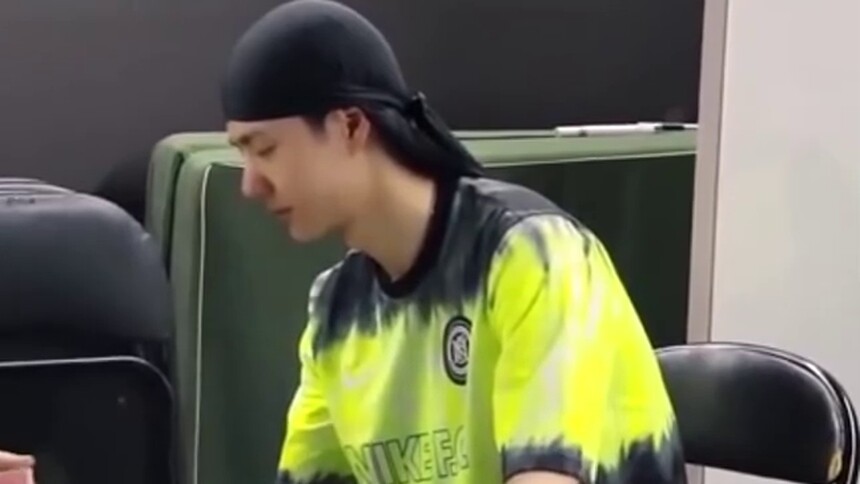 王队长变魔术翻车了？布布小朋友满脸问号