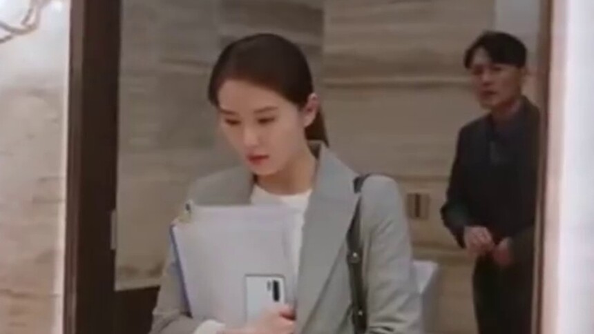 《亲爱的自己》李思雨闯男厕所谈生意？为了争取谈判机会也是够拼的