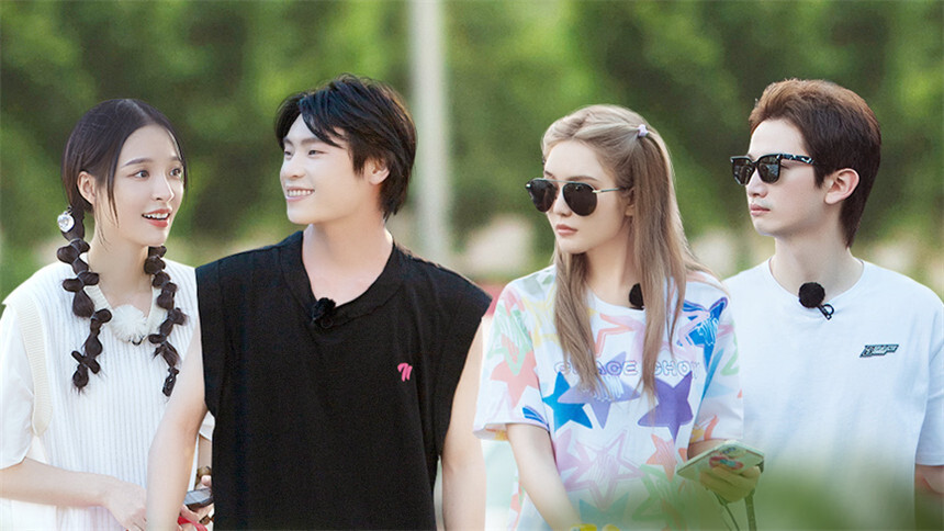 女儿们的恋爱4 会员Plus版第2期：周扬青追问罗昊前任 锤娜丽莎助攻李莎隔壁老樊