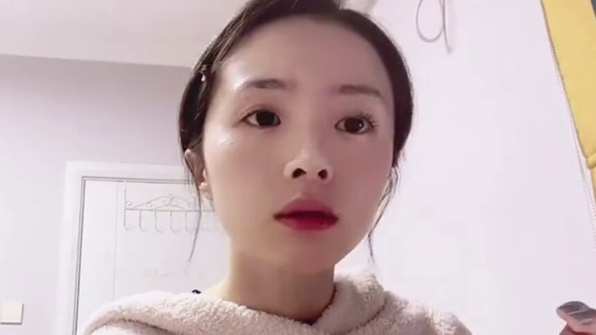 胡冰卿首次美妆博主挑战！呆萌girl太可爱