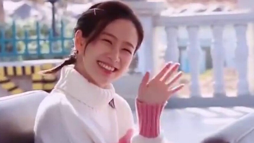 路透来啦！活捉一只小可爱 刘美含笑容暖心
