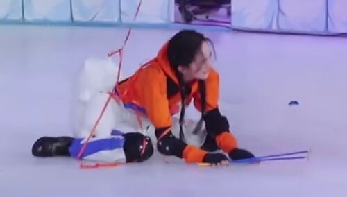 滑滑的世界 杨幂给何炅拜了个早年