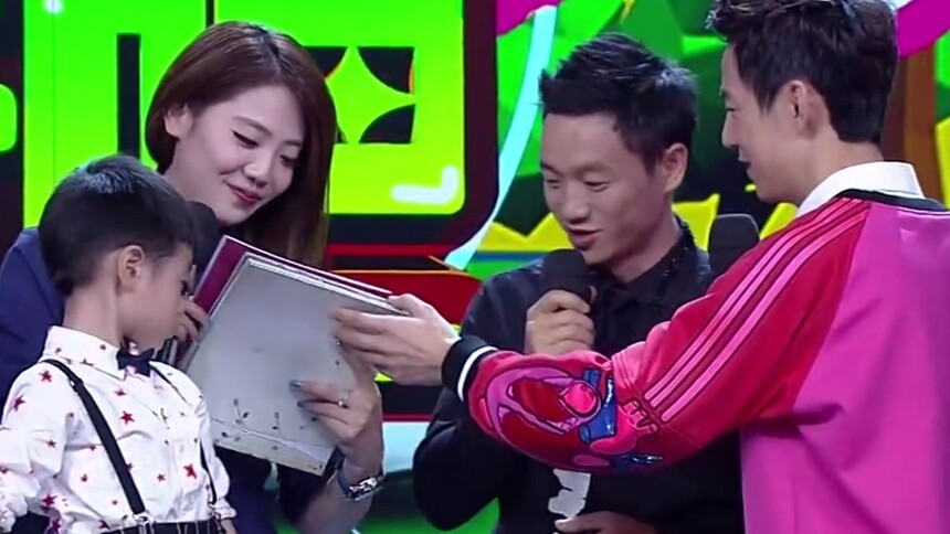 杨威不洗澡睡觉遭杨云痛斥