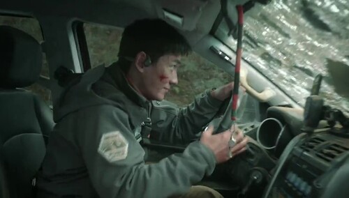 洪翼舟水下惊险逃生