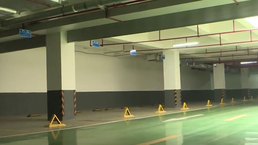 察民情·长沙华雅林语苑“上地锁”促销车位：地下车库停车位被上地锁 月卡车主不敢贸然挪车