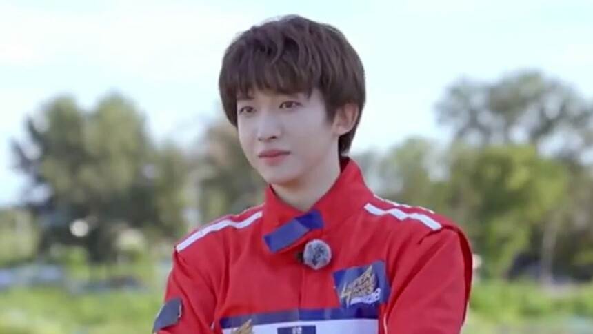 刘宇卡丁车接力赛太燃了，帅气漂移气场全开