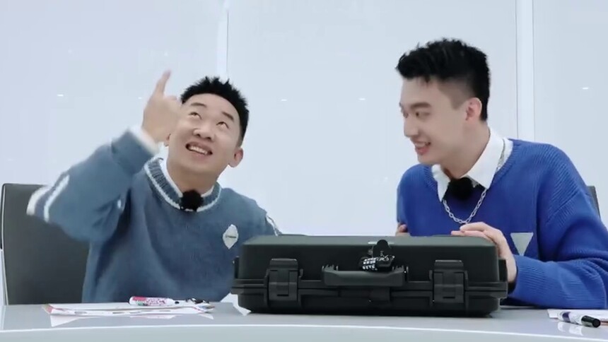 被谜题难到思考人生？杨迪庞博被困向弹幕求助