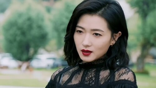 许菡塞纸条给莱拉，警局准备行动