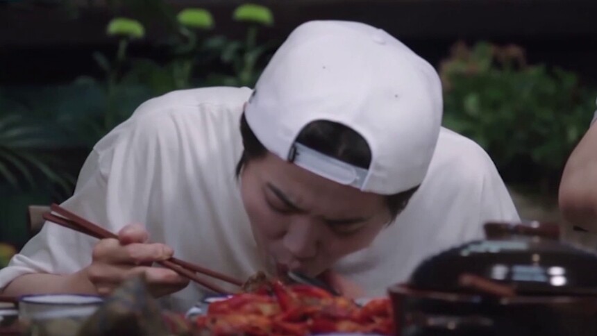 爆笑名场面！王一博鹿晗华晨宇杨紫花式干饭