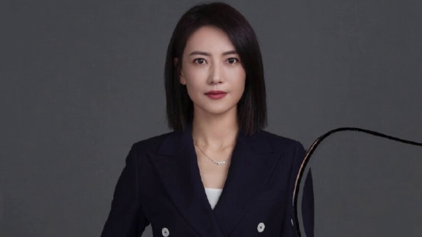 气场全开！高圆圆复出拍新剧特意染发