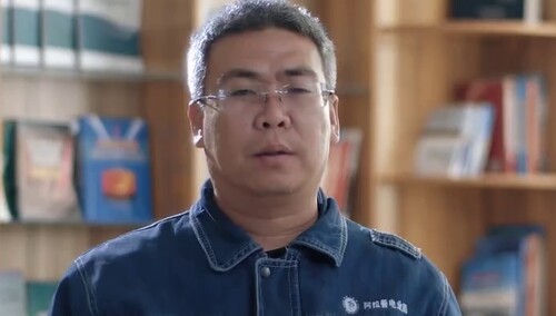 坚守戈壁的光明守护者，苏日嘎拉图紧急维修供电