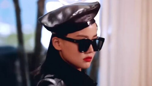 黄龄锤娜丽莎秘密会面 “杀手锏”蓄势待发