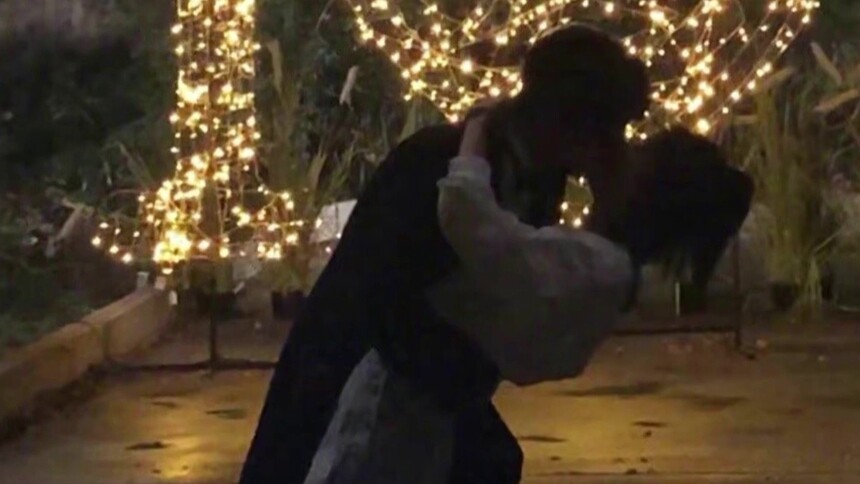 愚人节玩笑？汪东城晒拥吻照疑公开恋情