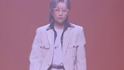 《妈妈，你真好看》4月17日看点：李斯丹妮吴昕超模妈妈的T台首秀！残酷砍半赛制妈妈们暗自较劲？