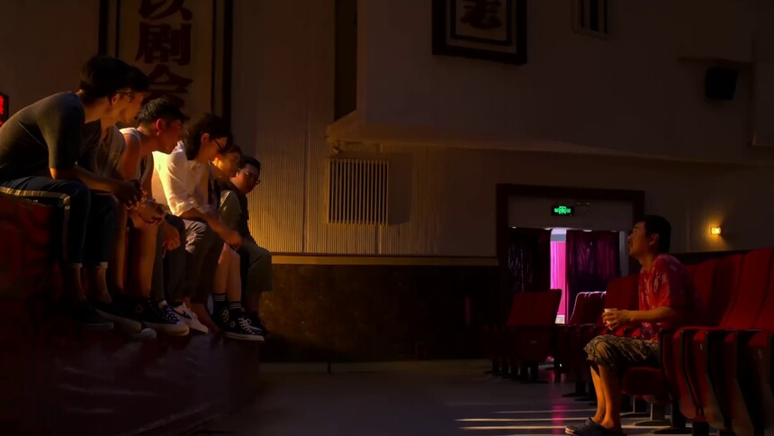 陈建斌上话剧团求大鹏改剧本