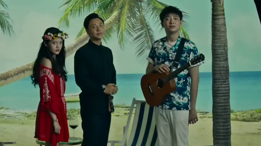 爸爸被气晕！小红联合男友骗老爸