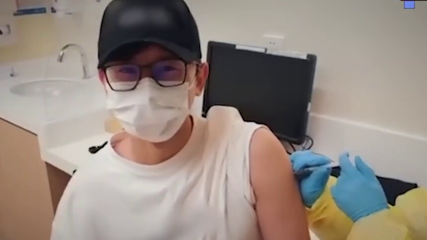喜剧人！张杰分享接种疫苗过程Vlog故作坚强