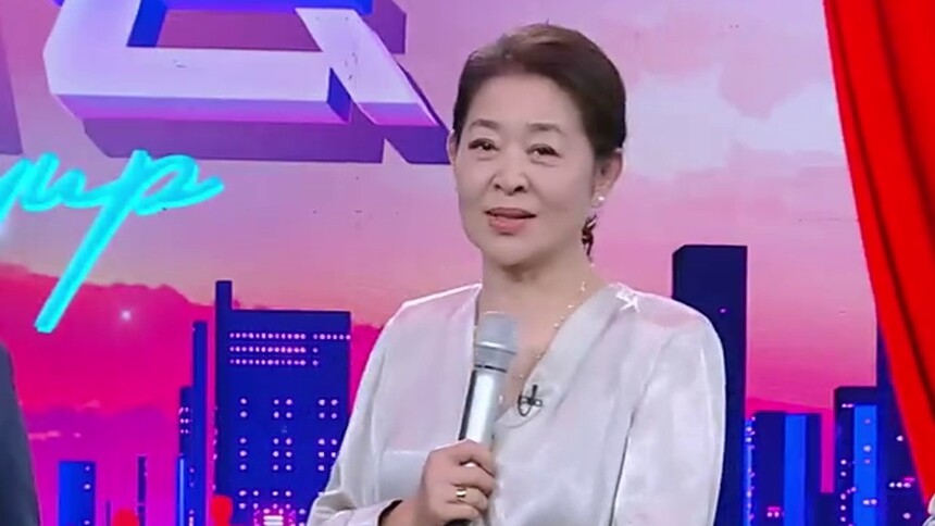 倪萍爆料出国演出搞笑经历 从未见过蔡明素颜？