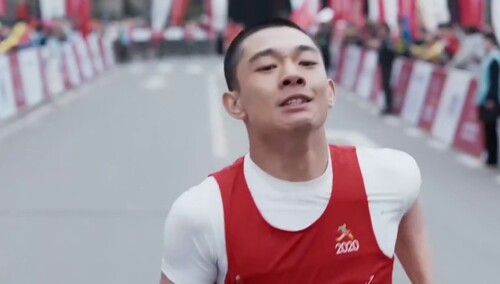 肖尔东完成比赛打破了自己的纪录