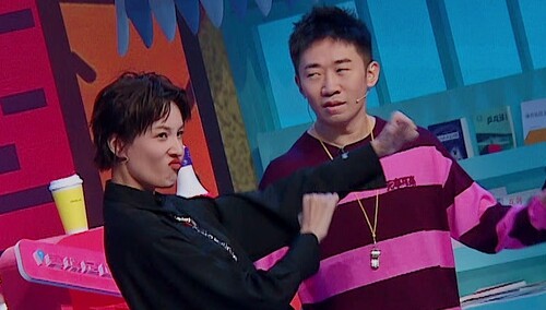 《奥运叨叨叨》7月30日看点：张蓝心魔性舞步震撼全场 大左希望“打麻将”入奥运会？
